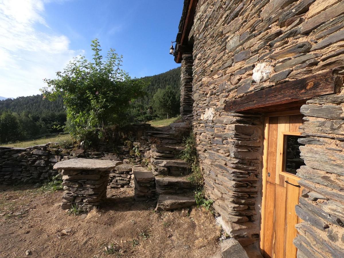 Готель Bordes Pirineu, Costuix Areu Екстер'єр фото