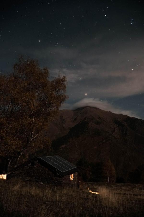 Готель Bordes Pirineu, Costuix Areu Екстер'єр фото